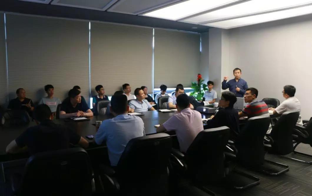 同济大学建设治理与房地产系主任王广斌教授莅临恒峰g22指导、交流